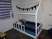 Cargar imagen en el visor de la galería, CAMA HOUSE